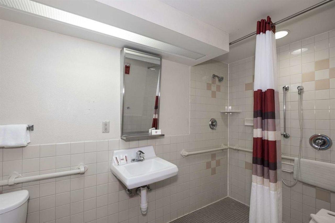 Red Roof Inn Lancaster Smoketown  Bagian luar foto
