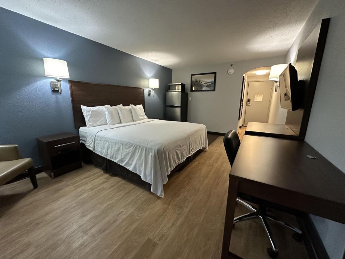 Red Roof Inn Lancaster Smoketown  Bagian luar foto